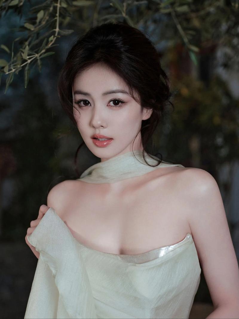 2026年4月2日热点日报｜美国载人登月、中东战火升级、娱乐圈热闹非凡